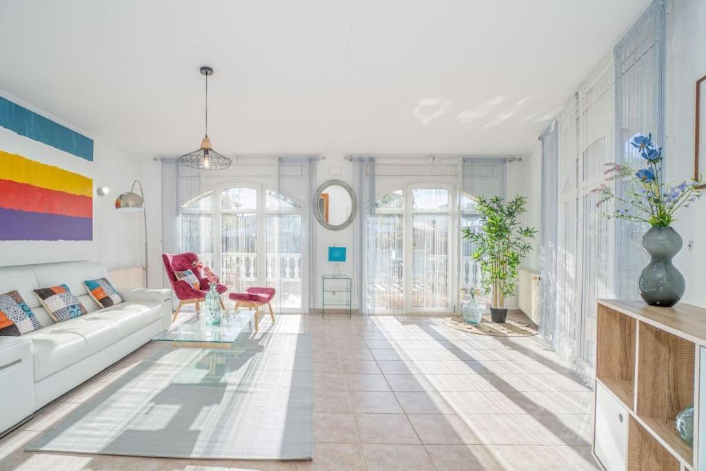 Sm21-Gran Casa De Vacaciones En La Playa, 4 Habitaciones, Climatizada, Piscina, Barbacoa Y Wifi Empuriabrava Dış mekan fotoğraf