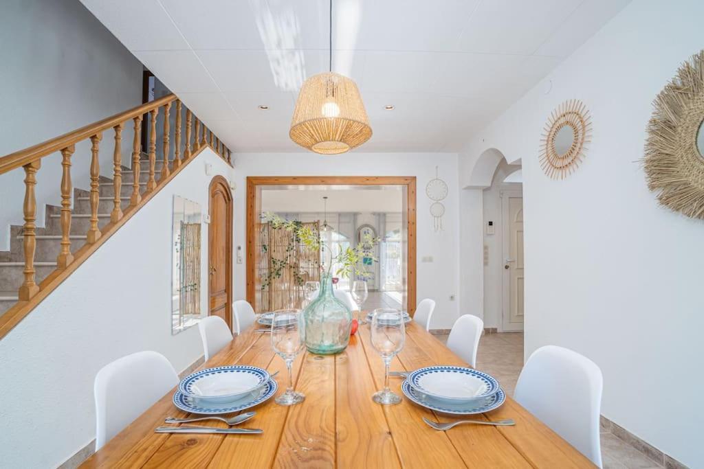 Sm21-Gran Casa De Vacaciones En La Playa, 4 Habitaciones, Climatizada, Piscina, Barbacoa Y Wifi Empuriabrava Dış mekan fotoğraf