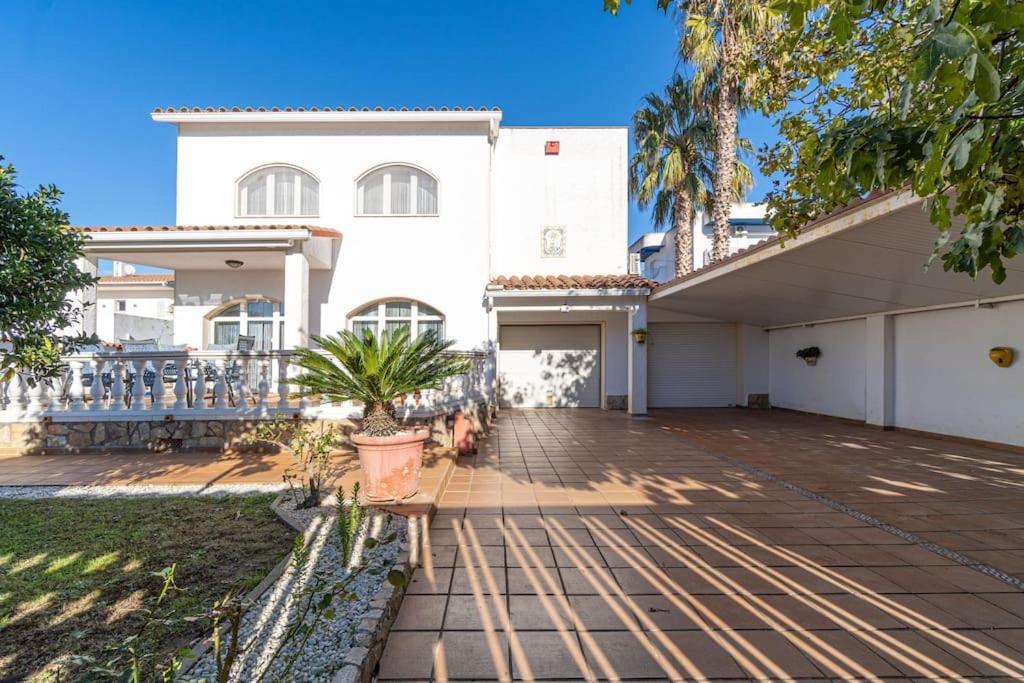 Sm21-Gran Casa De Vacaciones En La Playa, 4 Habitaciones, Climatizada, Piscina, Barbacoa Y Wifi Empuriabrava Dış mekan fotoğraf