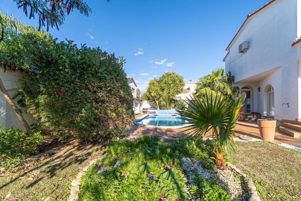 Sm21-Gran Casa De Vacaciones En La Playa, 4 Habitaciones, Climatizada, Piscina, Barbacoa Y Wifi Empuriabrava Dış mekan fotoğraf