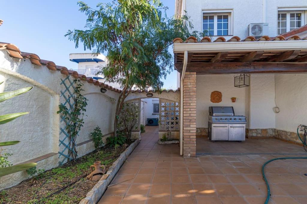 Sm21-Gran Casa De Vacaciones En La Playa, 4 Habitaciones, Climatizada, Piscina, Barbacoa Y Wifi Empuriabrava Dış mekan fotoğraf
